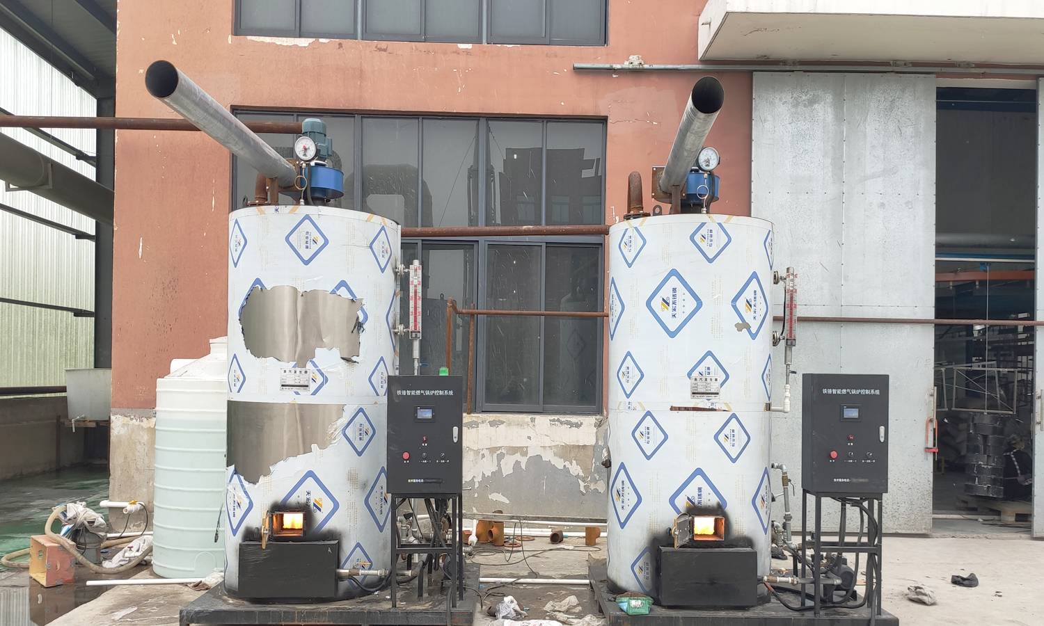 凤阳县两台一吨炉盘燃气蒸发器